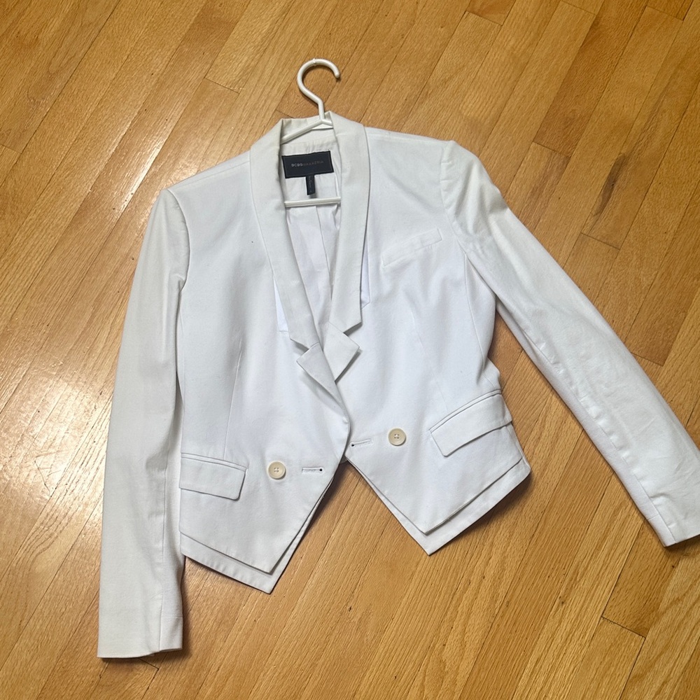 Chic White Women's Blazer